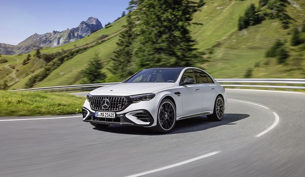 Mercedes-AMG E 53 Hybrid 4MATIC+ - Front