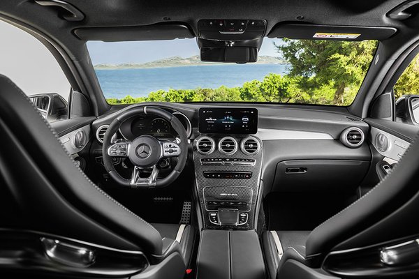 Mercedes-Benz AMG GLC 63 - Cockpit