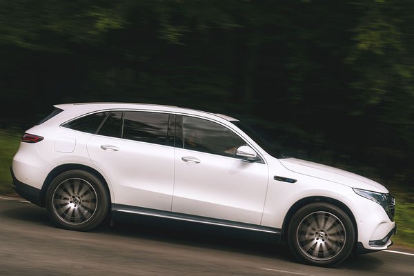 Mercedes Benz EQC - Side