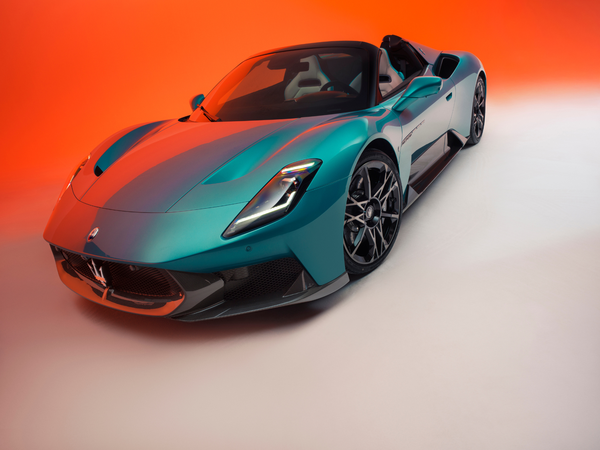 Maserati MCPURA Front 1