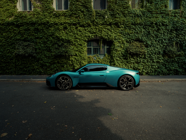 Maserati MCPURA Side 2