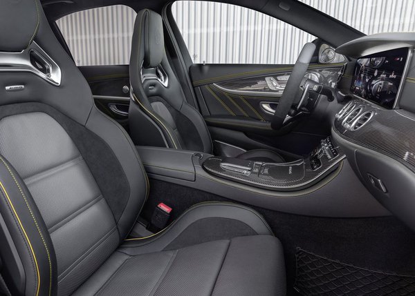 Mercedes-Benz AMG E63 - Interior