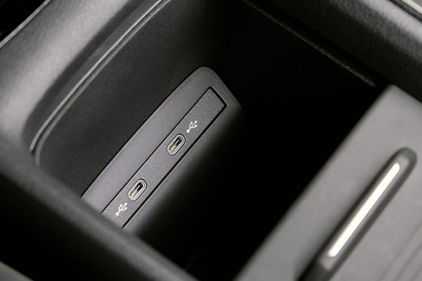 Volkswagen ID.3 - Charge Ports