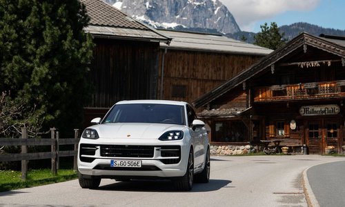 Prestige Hybrid Dilemma: Cayenne E-Hybrid vs the Range Rover P440e.