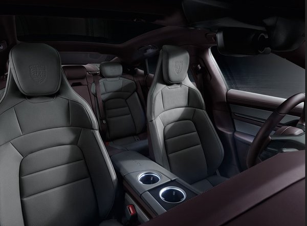 Porsche Taycan - Interior