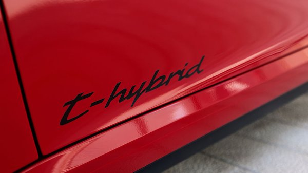 Porsche 911 Carrera T-hybrid
