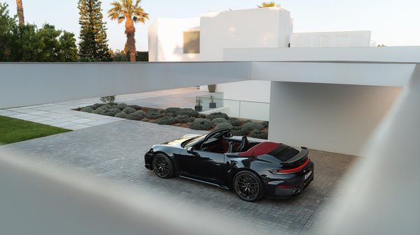 Porsche 911 Turbo S Birds Eye