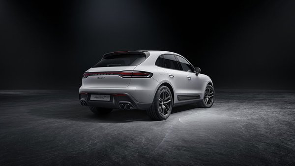 Porsche Macan T - Rear