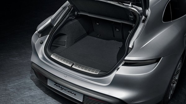 Porsche Taycan Sport Turismo - Boot
