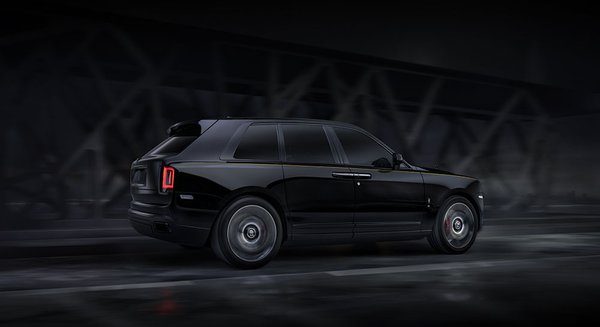 Rolls Royce Black Badge Cullinan - Side