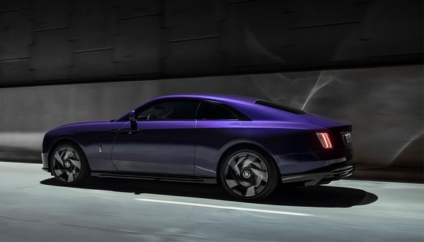 Rolls Royce Black Badge Spectre EV