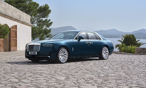 Rolls-Royce Ghost Series 2: Tradition Meets Technology