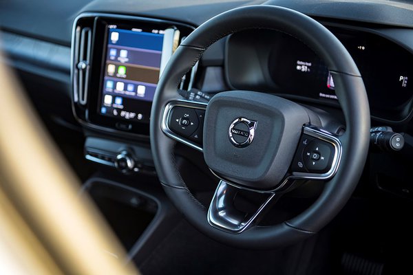 Volvo XC40 Recharge - Steering Wheel