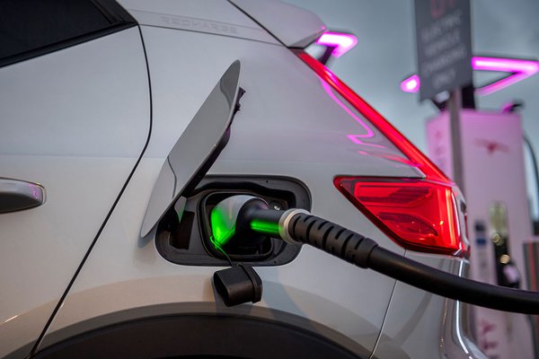 Volvo XC40 Recharge - Charging