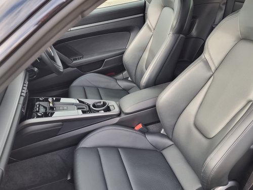 2021 Porsche 911 Carrera 4S - Interior