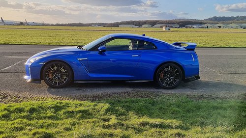 2020 Nissan GTR - Side