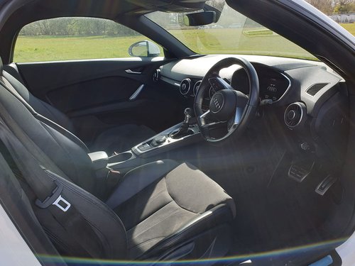 2017 Audi TT - Front Cabin