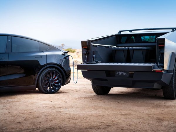 Tesla Cybertruck - Charger