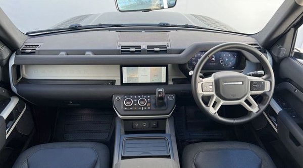 2020 Land Rover Defender D240 SE 110 - Infotainment