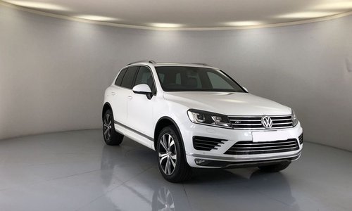 Import the 2016 VW Touareg 3.0 V6 R-Line TDI Bluemotion for Just Kes 5.8M Duty Paid to Nairobi.