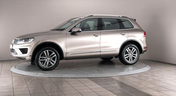2015 VW Touareg 3.0 V6 TDI SE - Side