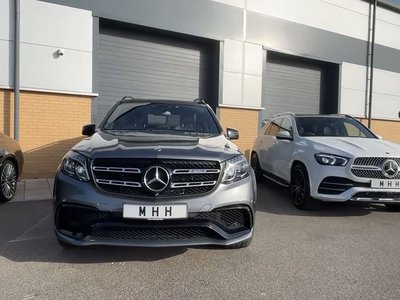 Mercedes Pair