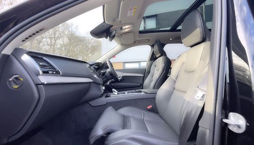 2023 Volvo XC90 Ultimate T8 Recharge - Front Cabin