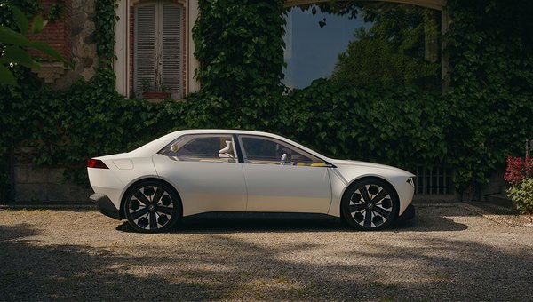 BMW Vision Neue Klasse - Side