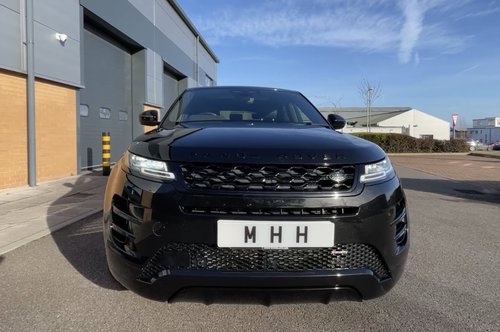 2022 Range Rover Evoque R-Dynamic HSE P300e - Grille