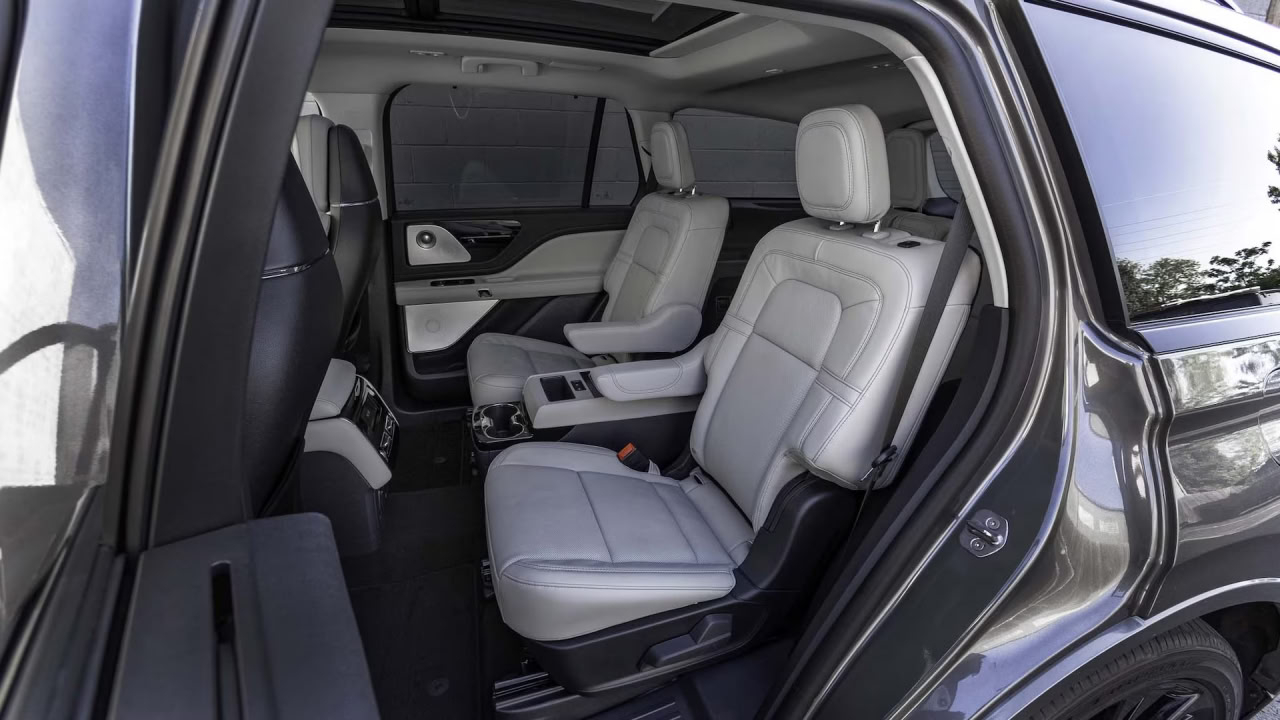 Lincoln Aviator 2025: Оновлений преміум-кросовер | авто новини