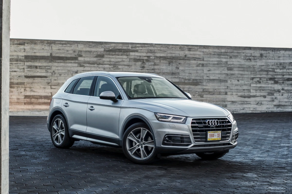 Технічні характеристики Audi Q5 II (2017–2023) — двигуни, трансмісії та розміри для України