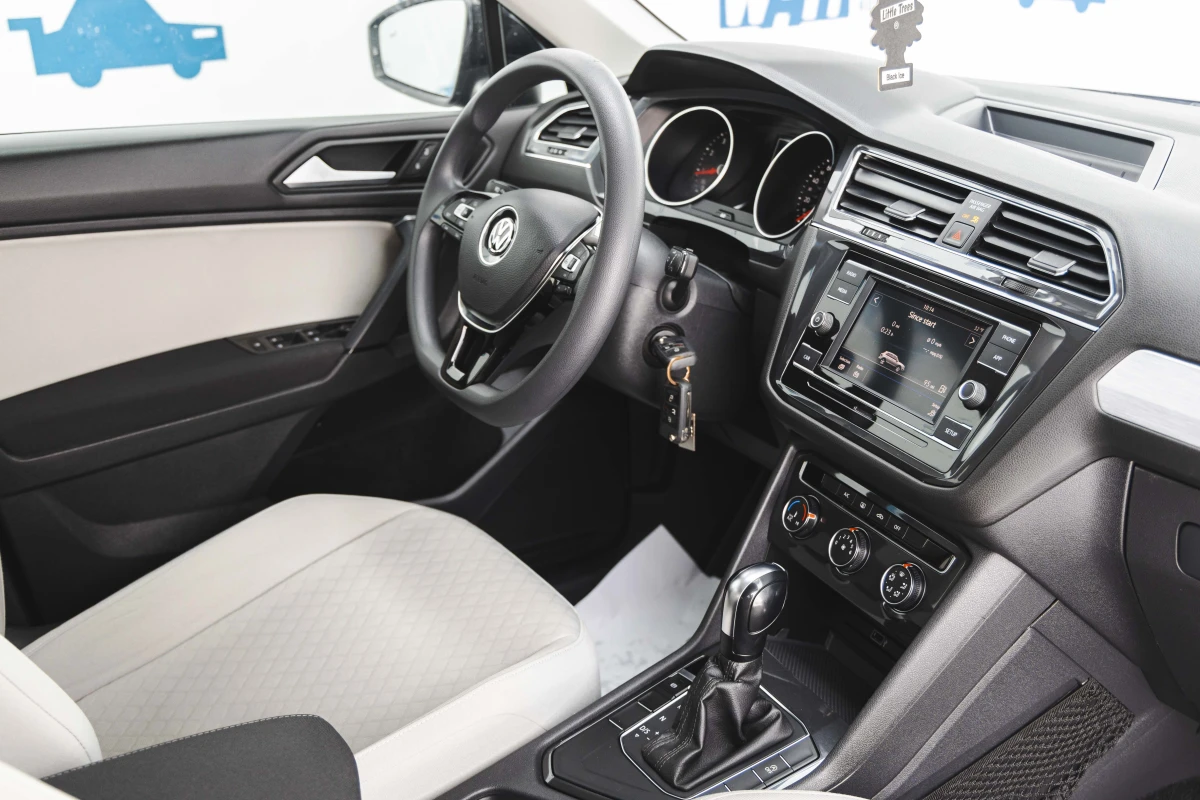 Інтер’єр покоління Volkswagen Tiguan II (2016–2023) — салон, комплектації та зміни для України
