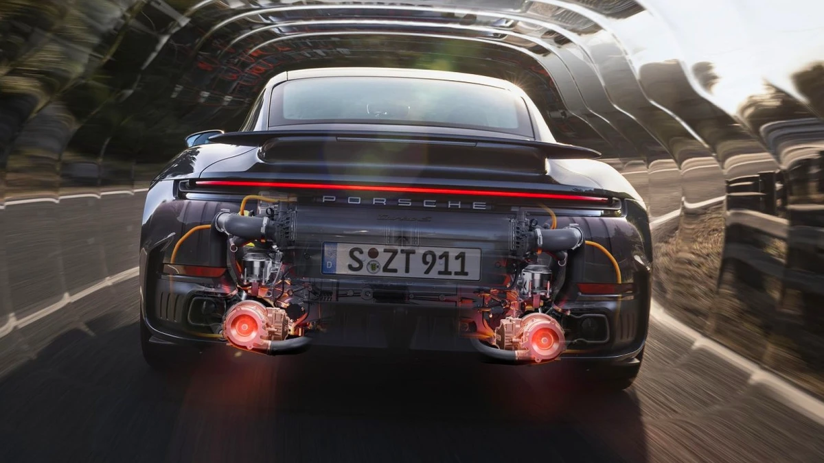 Покупці знову роблять ставку на бензин і дизель: що показують глобальні дослідження