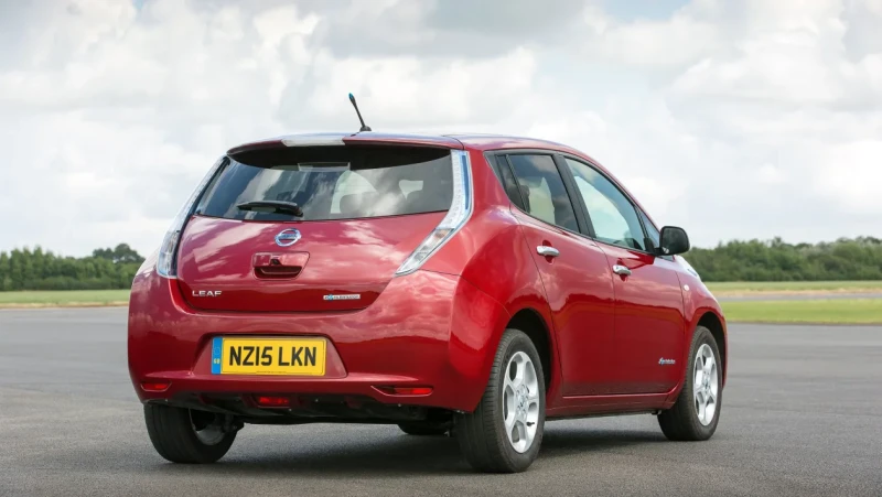 Nissan Leaf I (2010–2017)