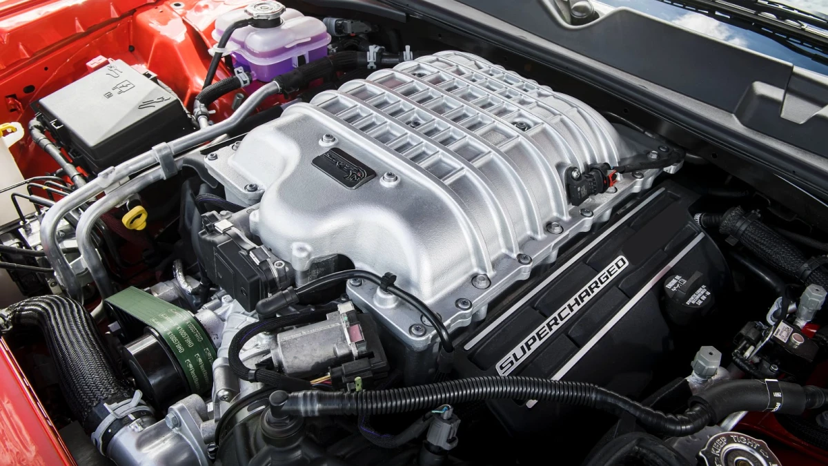 Повернення V8 у Dodge Charger: чому мова може йти лише про один двигун