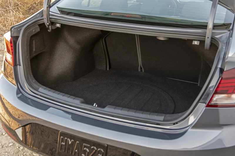 Hyundai Elantra VI (AD)