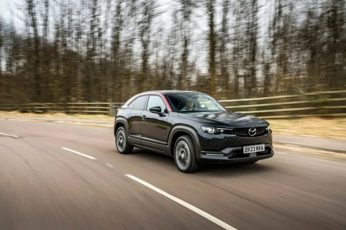 Mazda MX-30: тихе зникнення одного з найменш помітних автомобілів останніх років