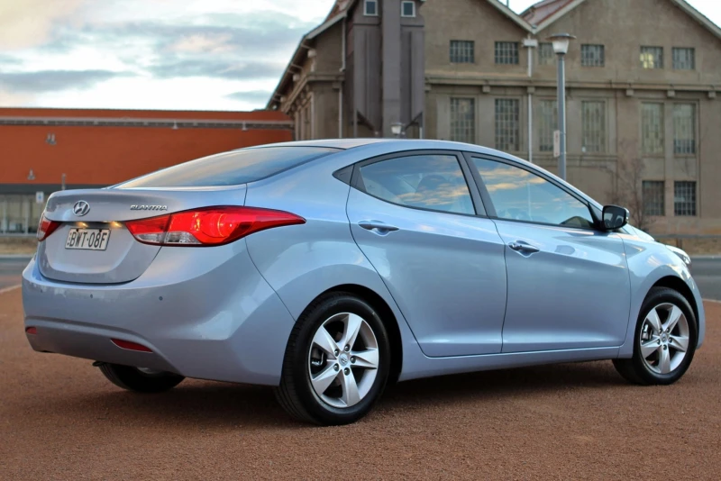 Hyundai Elantra V 2010–2015