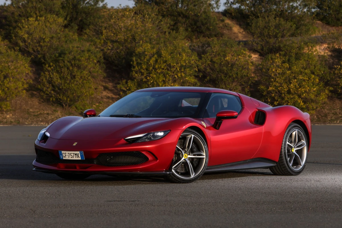 Ferrari та гібриди: чому власники майже не користуються електричною частиною