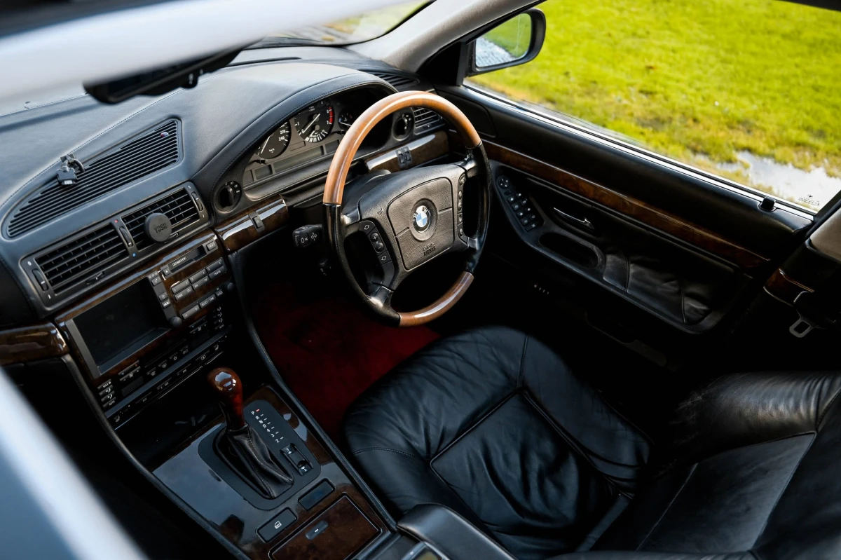 Інтер’єр покоління BMW 7 Series III (1994–2001) – салон, комплектації та зміни для України