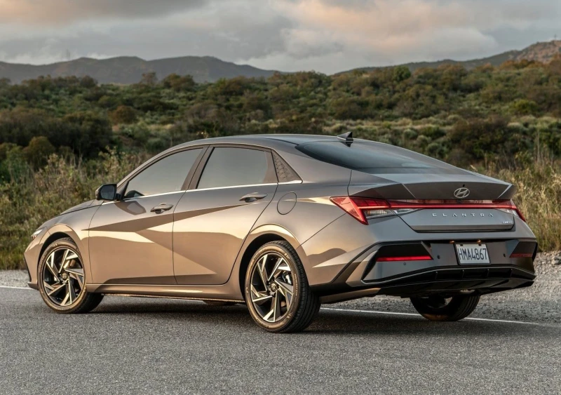 Hyundai Elantra VII CN7