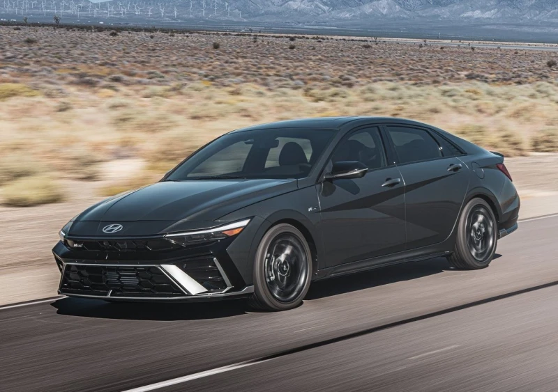 Технічні характеристики Hyundai Elantra VII (CN7) (2020–дотепер): двигуни, трансмісії та розміри для ринку України