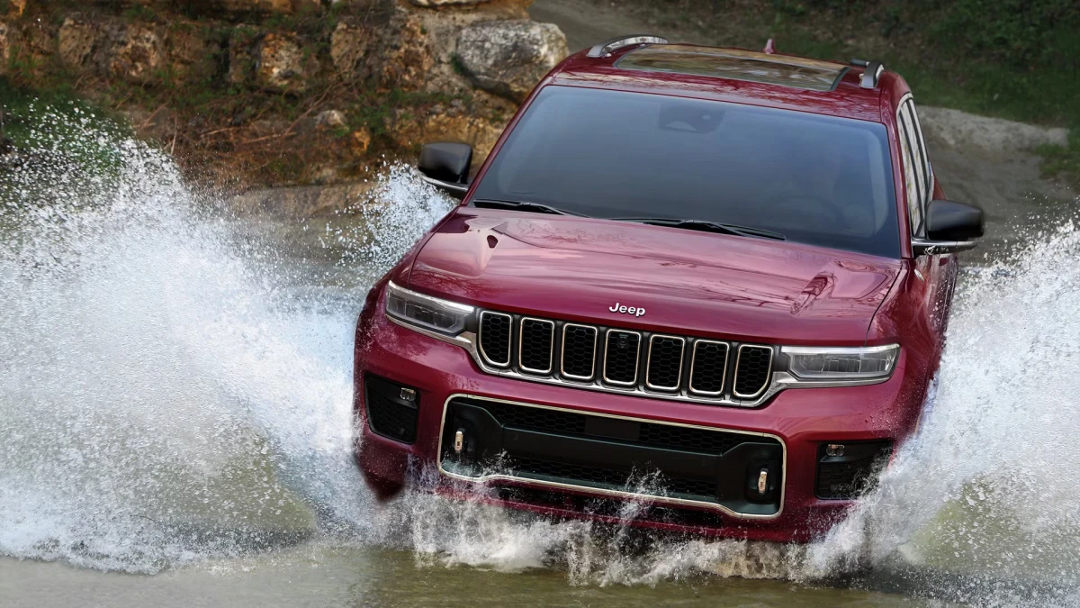 Jeep відкликає понад 80 000 позашляховиків Grand Cherokee через ризик пошкодження підвіски