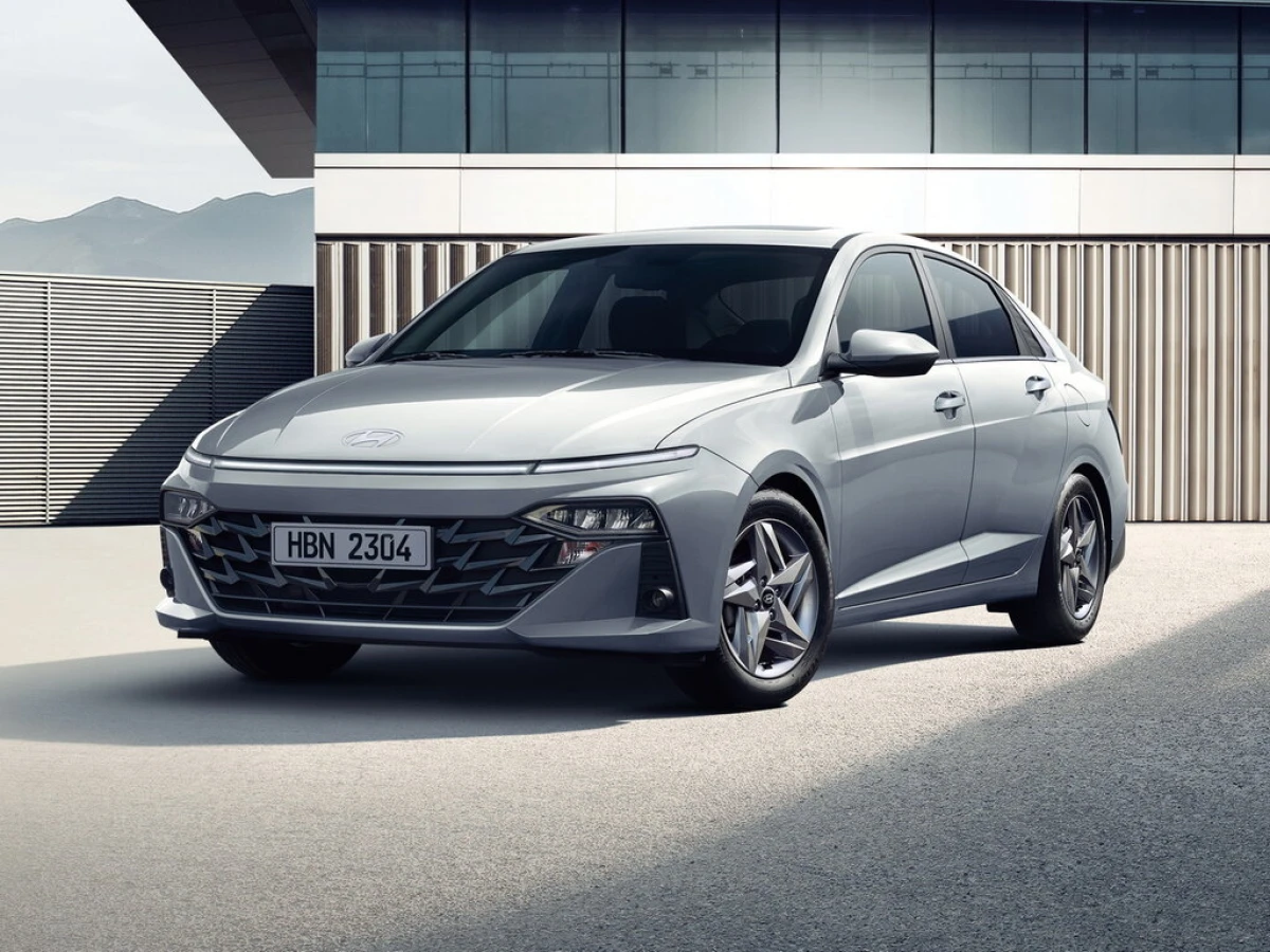 Технічні характеристики Hyundai Accent VI покоління (BN7) (2023–дотепер) — двигуни, трансмісії та габарити для ринку України