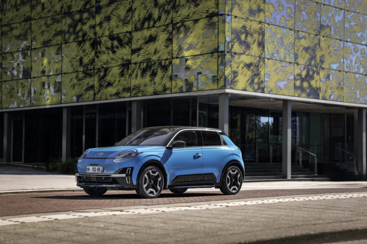 Nissan Micra повертається: легендарний міський автомобіль отримав електричну версію