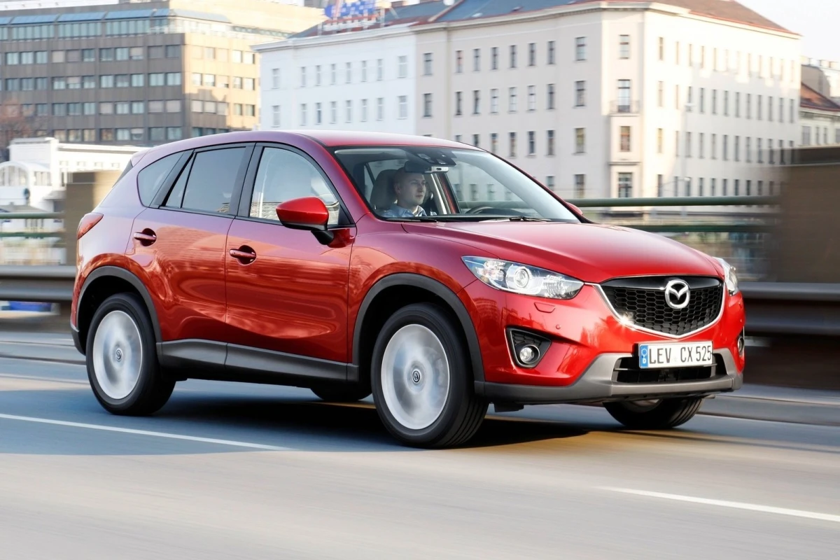 Технічні характеристики покоління Mazda CX-5 I (KE) (2012–2017) — двигуни, трансмісії та габарити для ринку Україна
