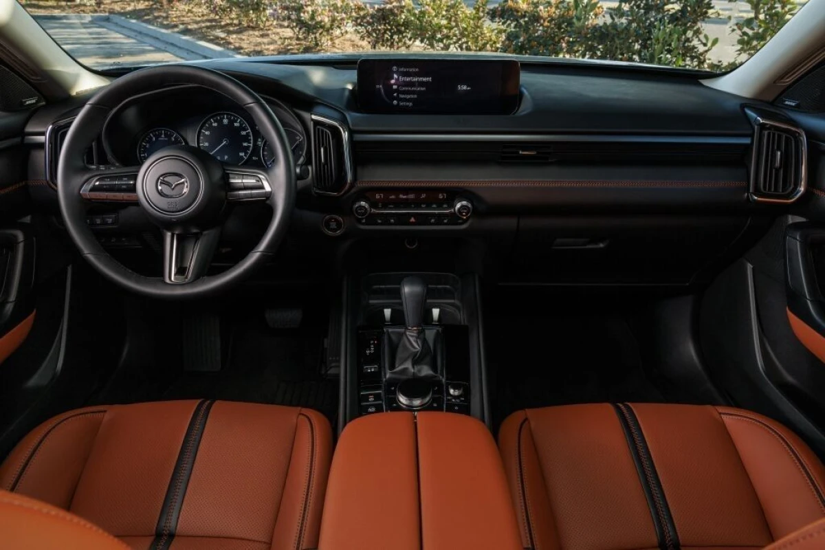 Інтер’єр Mazda CX-50 I (VA) — салон, комплектації та особливості для ринку України (2022–дотепер)