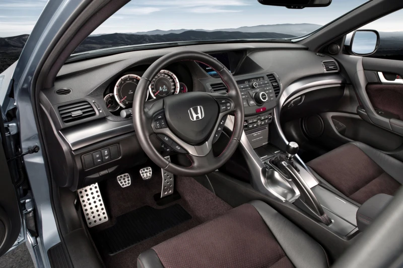 Інтер’єр покоління Honda Accord VIII (2007–2012) (CP / CS) — салон, комплектації та особливості для ринку України