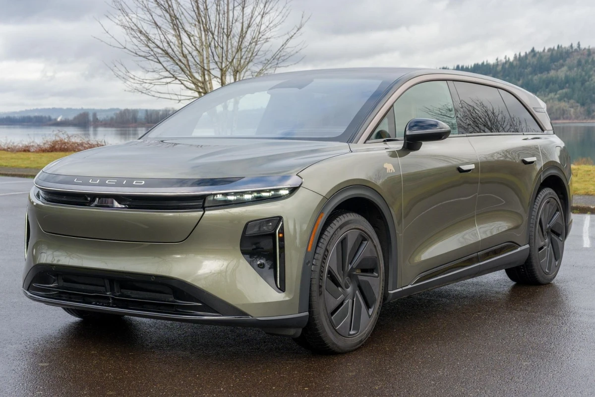 Швидка втрата вартості електромобілів: чому власники продають їх майже одразу