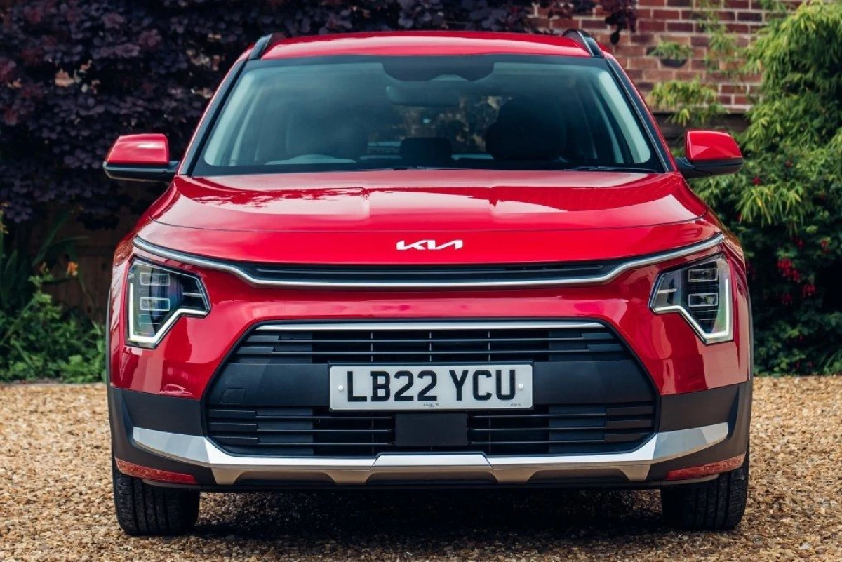 Технічні характеристики покоління Kia Niro II (SG2) (2022–дотепер) — двигуни, трансмісії та габарити для ринку України